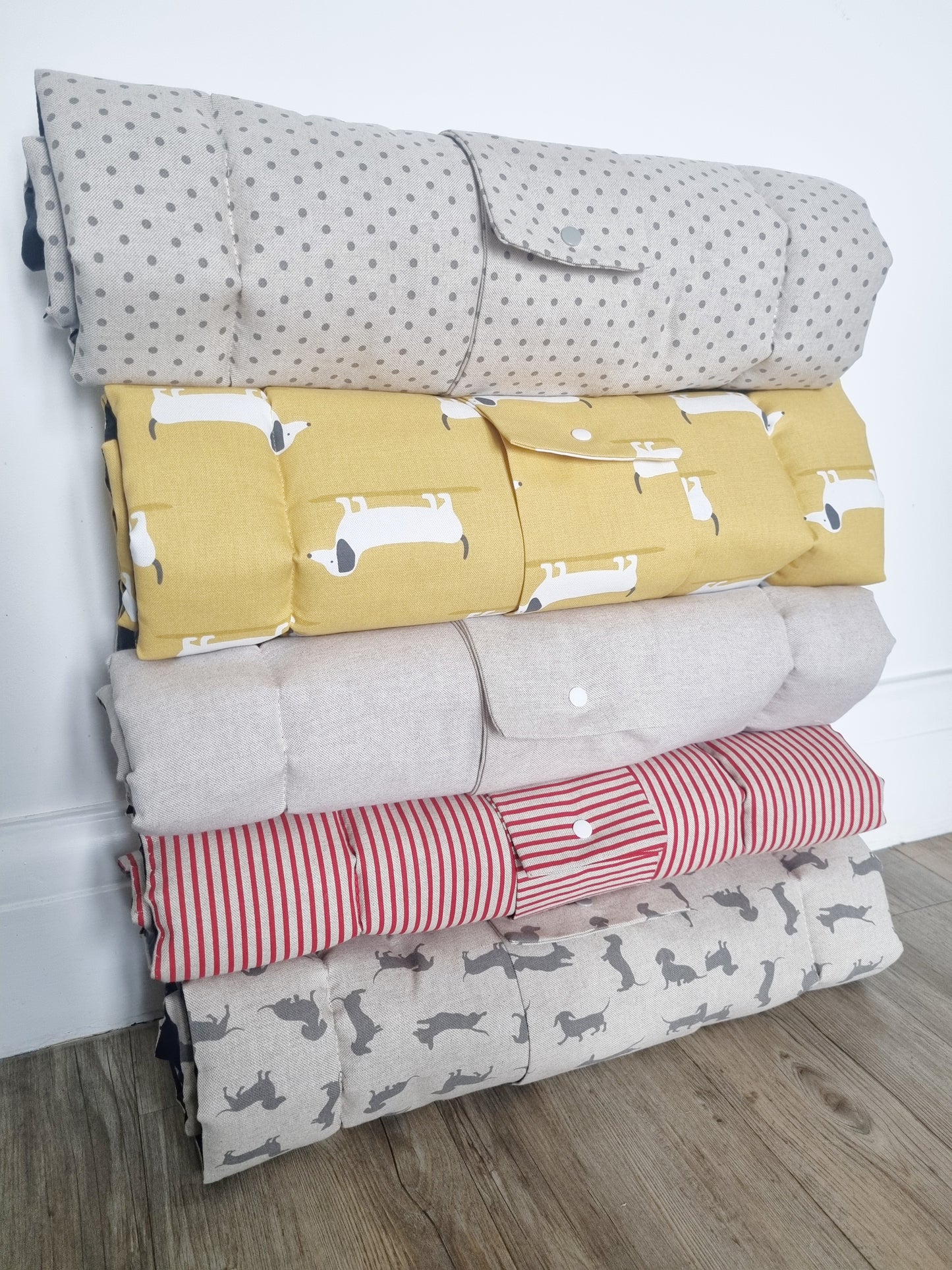 Dog settle mat/Travel mat - Red stripes design