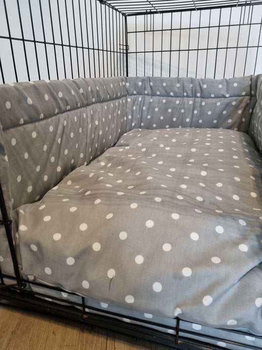 Dog crate bumper and bed - dog crate bedding. Spotty grey dog crate bumper pads attaching to metal dog crate to support with puppy training and dog crate training.