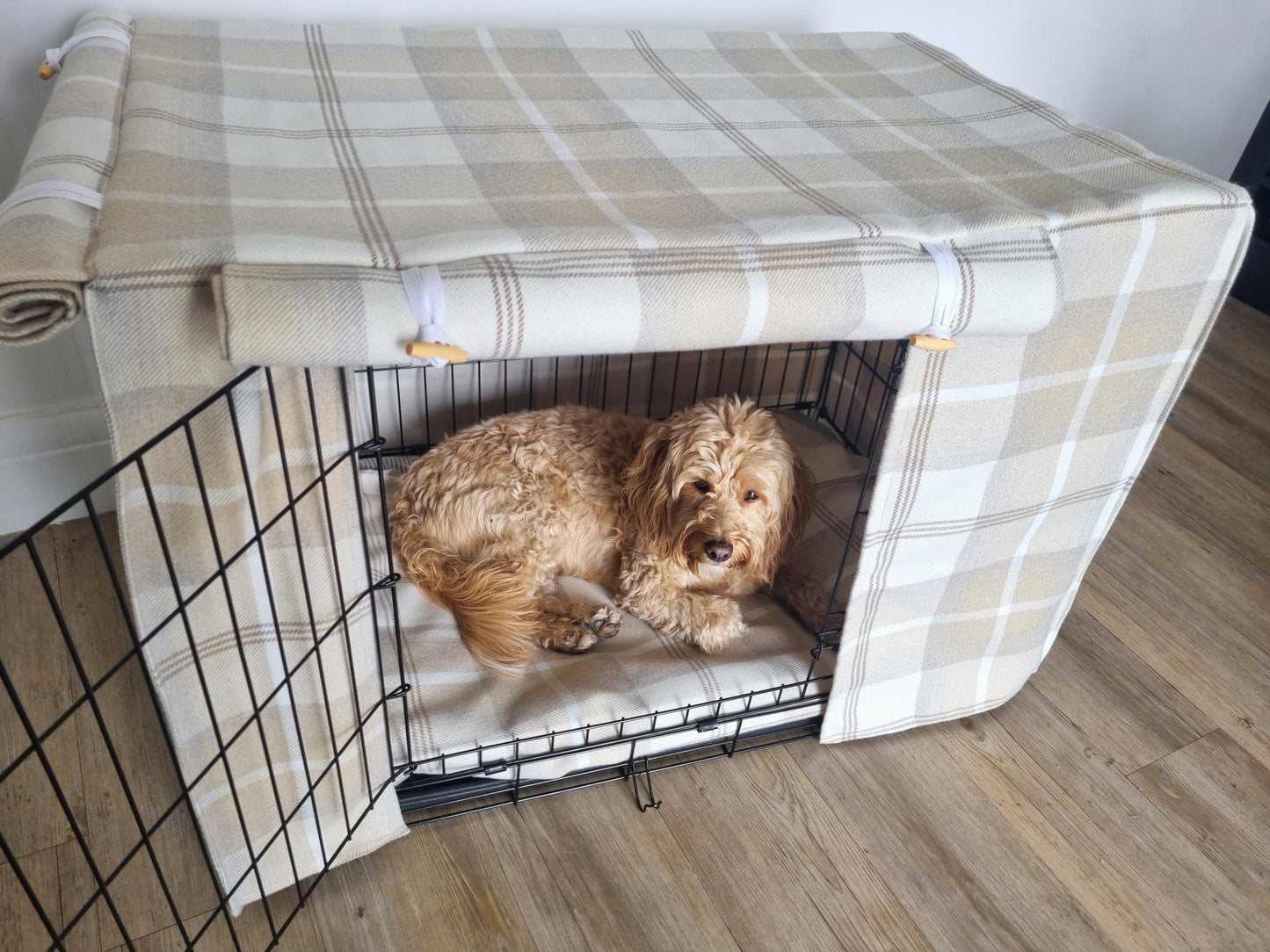 Dog crate set in Balmoral cream chequered design. Featuring aesthetic dog crate bedding - cover, crate bumper and mattress. A perfect training aid for dog crate training.