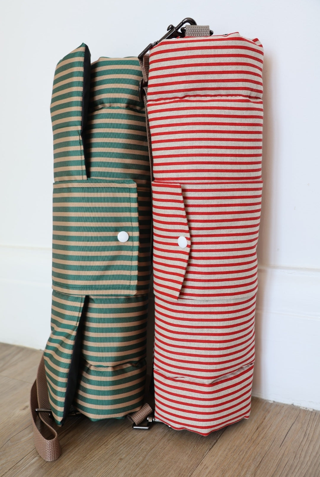 Dog settle mat/Travel mat - Red stripes design
