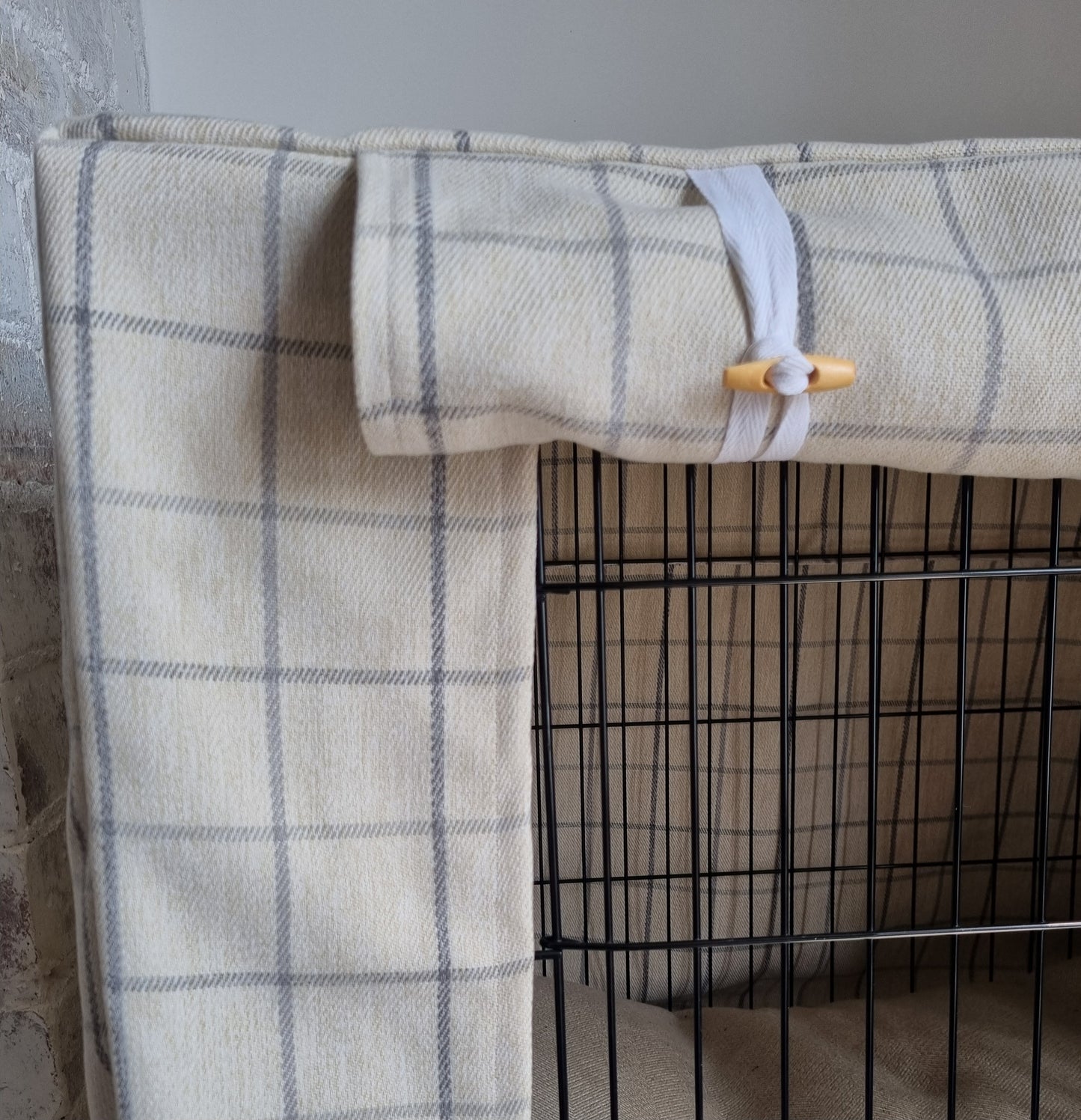 Dog crate cover - Neutral chequered design