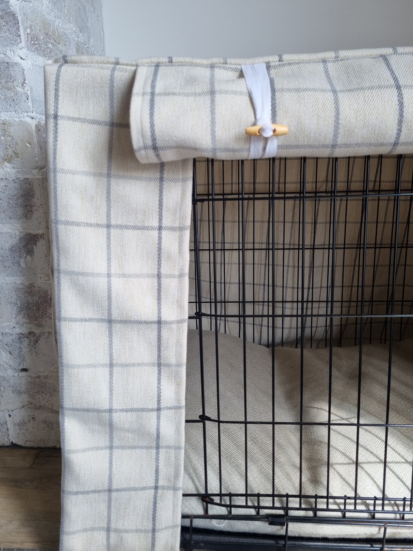Dog crate cover - Neutral chequered design