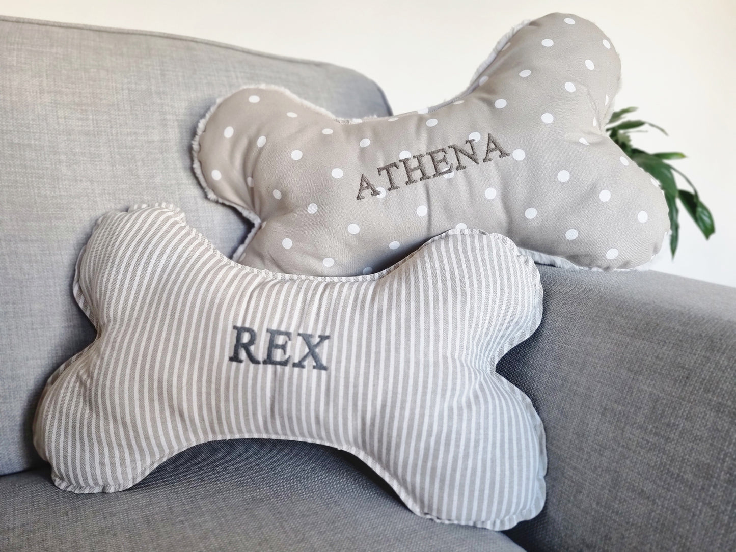 Personalised dog bone-shaped pillow. A neutral custom gift for dogs and puppies.