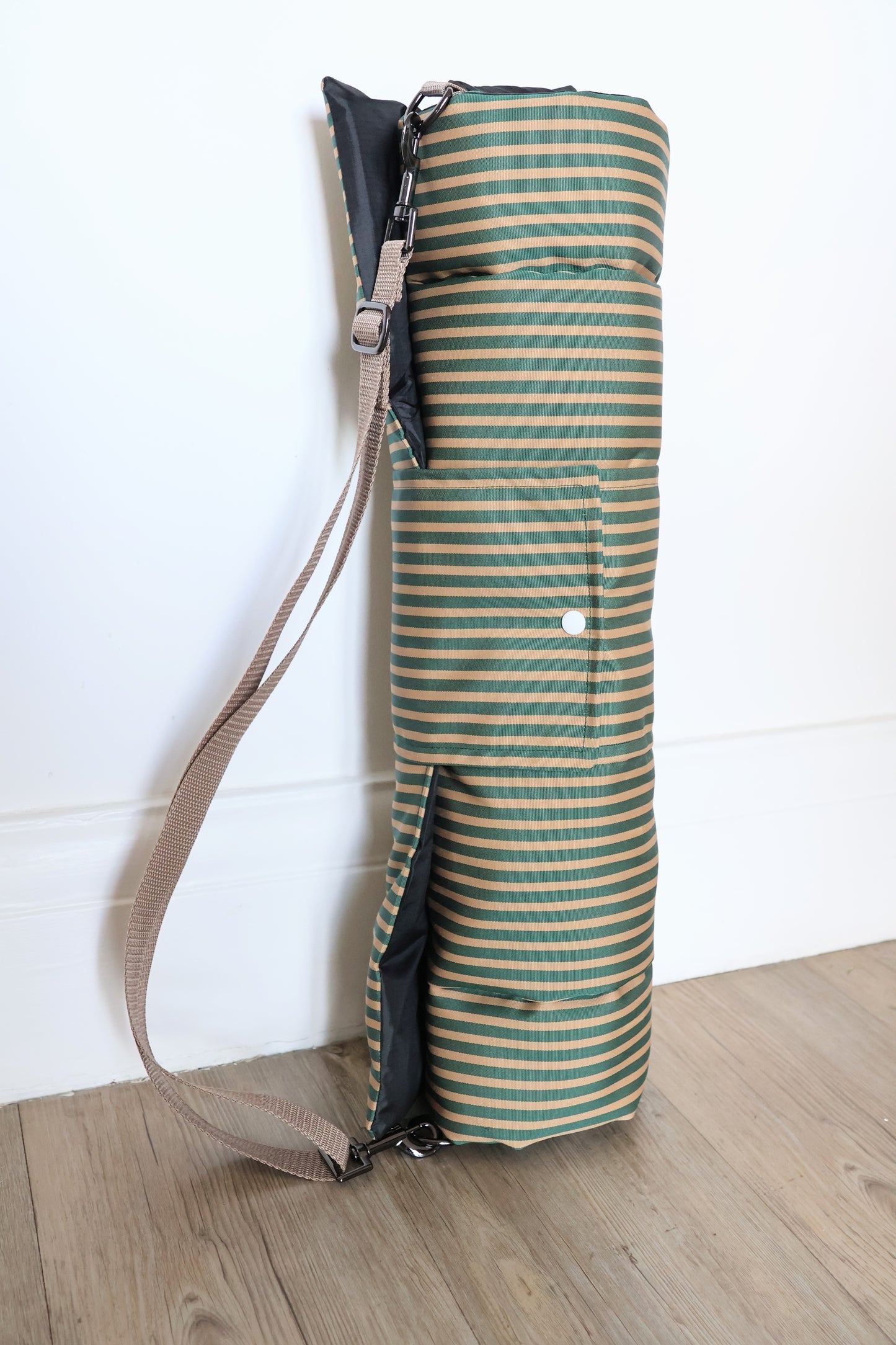 Dog settle mat/Travel mat - Green striped water repellent